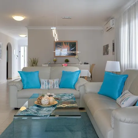 Hermosa Puerto del Carmen (Lanzarote)