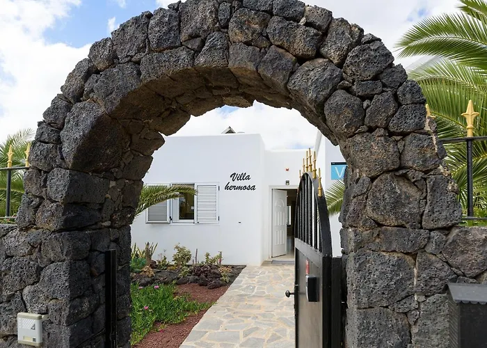 Hermosa Puerto del Carmen (Lanzarote)